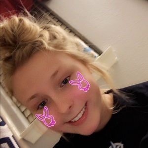 Meet your Posher, Avery